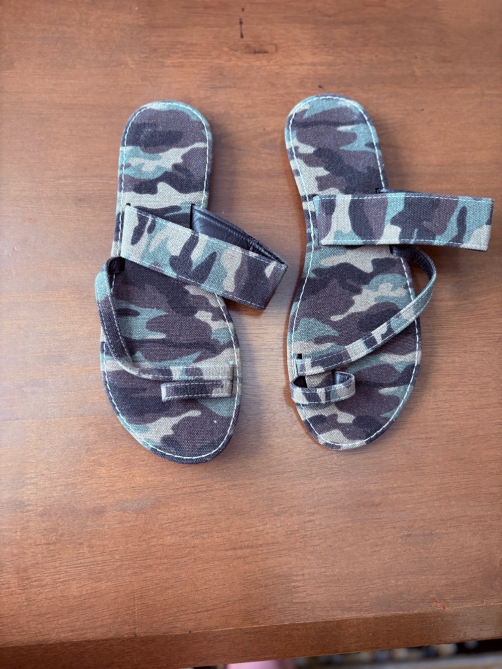 Womens Size 40 / US 9 Camo Sandals Strappy Casual Slip On Summer Flats
